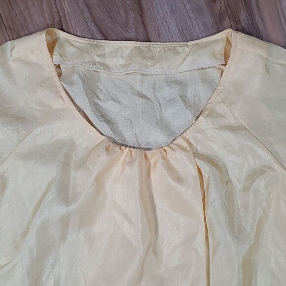 🔺️Yellow Lightweight Scoop Neck Short Sleeve Top Medium - Picture 3 of 6